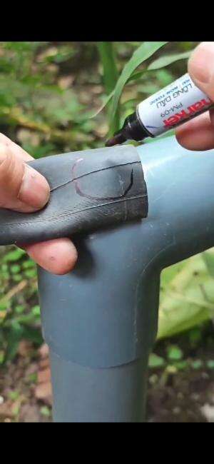 Cara memperbaiki pipa plastik yang rusak.