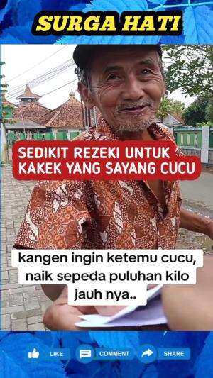 Pria ini dengan senang hati berbagi rezeki, untuk seorang kakek yang sedang dalam perjalanan ke rumah cucunya, dengan mengayuh sepeda..