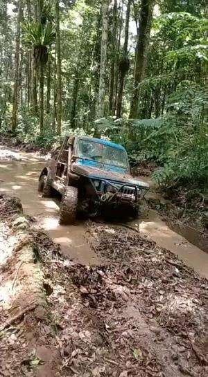 Latihan offroad di Siosar Kabanjahe Tanah Karo. Treknya kejam, unit dan alat recovery harus bener sehat. 
#MyFirstVideoOnHOT+ 
#offroadextre