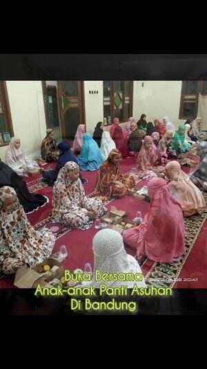 Moment ngabuburitku bersama anak-anak panti asuhan di Bandung. Barakallah