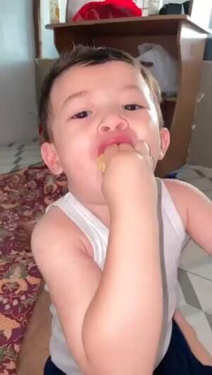 makan jeruk aaem