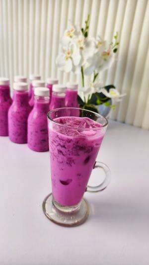 ES JELLY BUAH NAGA

Es buah naga memberikan banyak manfaat  selain sebagai minuman segar untuk kesehatan, juga sebagai pelengkap nutrisi seh