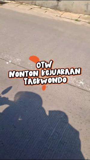 Hari ini. kita nonton kakak-kakak tanding yaa mas. Tahun depan mungkin mas yang akan tanding di lapangan