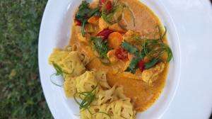 ~Roti Jala dengan Kari Ayam~

Masakan Melayu jangan diremehkan...yang satu ini bikin ketagihan ✨️ #OnlineAuditionMCI13