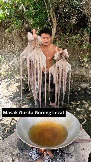 Masak Gurita Goreng Lezat #Masak #gurita #cumisambalbawanggoreng #lezat #KulinerLezat #terlihat lezat #lezat banget #kuliner #RCTIPlus 