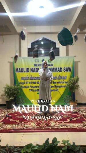 Kegiatan Peringatan Maulid Nabi Muhammad SAW 
Bersama Para santri dan masyarakat Sekitar


#RCTIPlus #HOTrctiplus #short #Viral #RCTIoke #rc