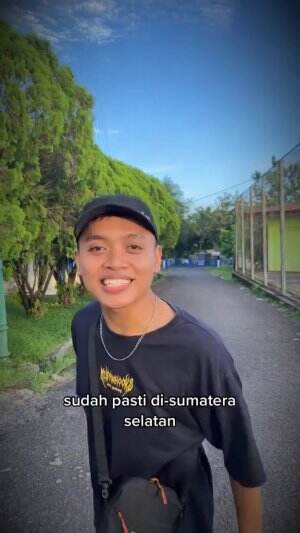 Tolong dibales pantun kakak ini 😂