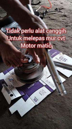 cara mudah melepas mur cvt motor matic.  #caramelepasmurcvtmotormatic  #otomotifindonesia  #servismotor 