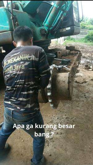 Mekanik malu maluin  #mekanik #Excavator #maintenancealatberat 