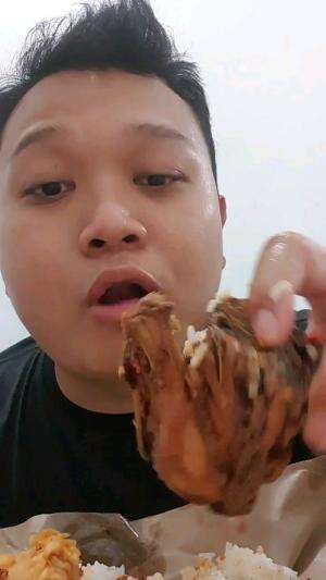 NIKMAT NAGIH‼️PENYETAN AYAM GORENG TERNIKMAT.#RCTIPlus #shortplus #cooking #Mukbang #Viral #fyp 