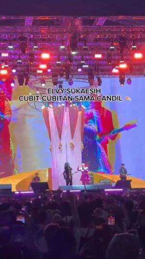 Kolaborasi umi Elvy Sukaesih sama Candil gokil! Jangan sampai salah cubit 🤏