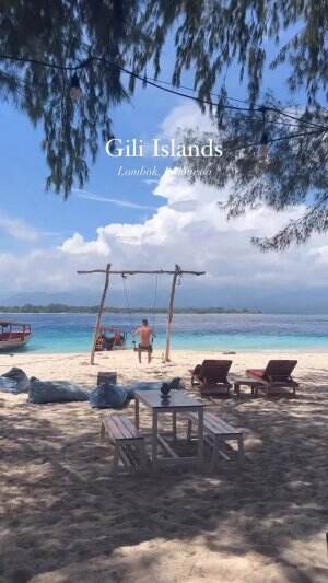 Experience the magic of Gili Islands through countless mesmerizing sights 😍 📷 @kar_daaa at Gili Air.
