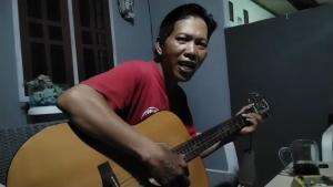 Cover Satu senyum saja (Tato) - diiringi suasana malam di perbukitan Papua Barat 
 #Cover 
 #gitarakustik 
 #musik 
#Papuabarat 
#manokwari
