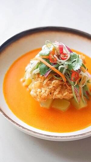 Crispy Battered Fried Dory Fish with Curry Sauce and Vegetable Salad 