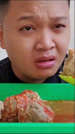 Ini Bakso Emang Top Markotop Tenan Loh‼️Bakso Kasar Doa Ibu.#RCTIPlus #shortplus #makan #mukbang #bakso #kuliner #Viral 