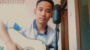 XFI2021 Solo DaffaAzizPutra 20thn Cikampek Arctic Monkeys Fluorescent Adolescent