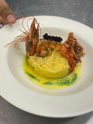king prawn with garlic butter lemon sauce