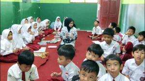 Mereka adalah anak polos yang selalu memberikan aku semangat dan mencarge tenaga yang extra 🥰
 #hariguru  #siswa #Cantik #harigurunasional #