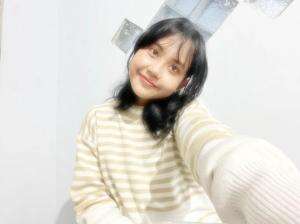  IDOL_XIV  LEILIANA LINTANG ROHMANIA, USIA 18 TAHUN,  JEMBER, TAK INGIN USAI-KEISYA LEVRONKA 