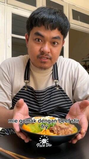 Sales Masak Mie Gomak Khas Batak dengan beef stir fry yang lezat dong 