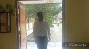 Semua orang adalah guru, tapi tidak semua orang mau menjadi GURU