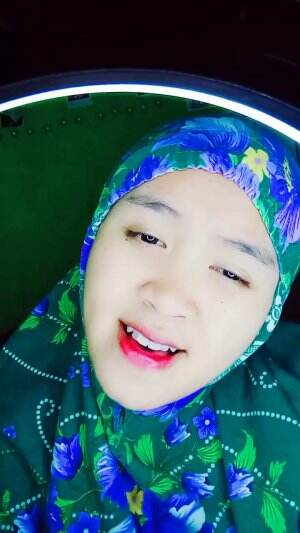 Nama:Mutiara Afriza ,Umur:15 ,Asal Kota:Majalaya Bandung ,Solawat:Man Ana