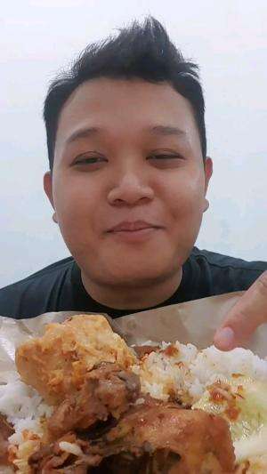 ASLI PENYETAN INI BIKIN NAGIH||PENYETAN AYAM GORENG PEREMPATAN.#RCTIPlus #shortplus #Makanan Enak #reviewmakanan #Mukbang #Food #fyp 