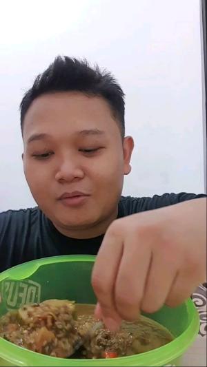 Akhirnya Nemu Juga Rekk Kupang Lontong Wes Berapa Bulan Gak Makan Ini🤤.#RCTIPlus #shortplus #makan #mukbang #lontongkupang #kuliner