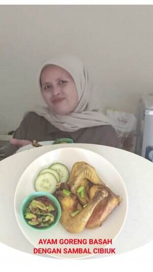 Hai, perkenalkan saya Sri dari Kabupaten Garut, kali ini memilih menu Ayam Goreng Sambal Basah dengan Sambal Cibiuk untuk mengikuti #OnlineA