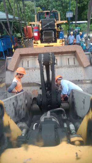 LIHAT ADA APA DENGANNYA....!!!
 #pekerja
 #mawut
 #apayangterjadi
