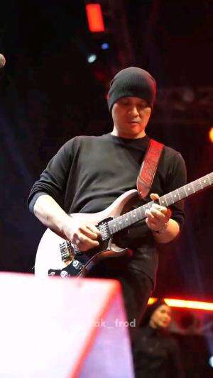 Guitar Session Andra Ramadhan #dewa19 #andraramdhan #ahmaddhani #baladewa
