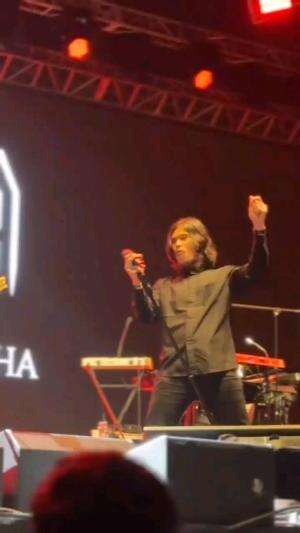 KAMU ADALAH PEREMPUAN PALING CANTIK DI NEGERIKU INDONESIA...