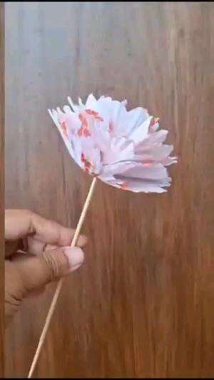 MEMBUAT BUNGA SEDERHANA

#tipsandtrik #tips #trik #tutorial #kreatif #hiburan #inspirasi #inspiratif 