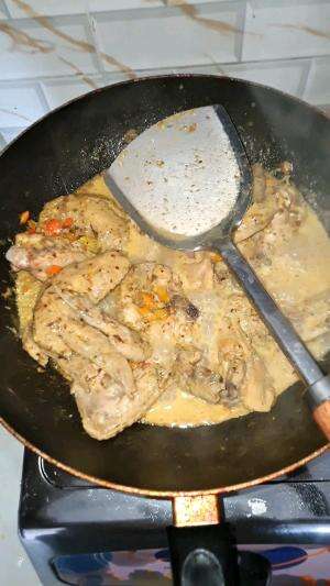 Ayam Bumbu Rujak Pedas Ala Dapur Abal-abal? | Cooking video✨️ | Kuliner #RCTIPlus #shortplus #creatorrctiplus #cookingvideo #masak #kuliner 