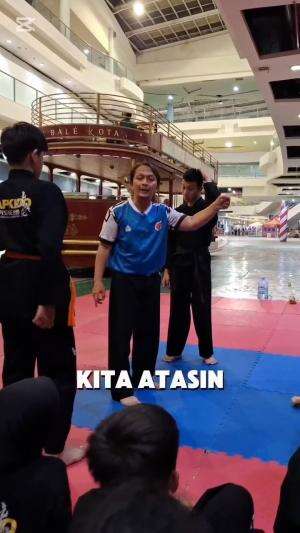 Pentingnya ngajarin dasar beladiri ke anak. Biar nggak kena bully di lingkungannya. Terimakasih master ilmunya 🙏