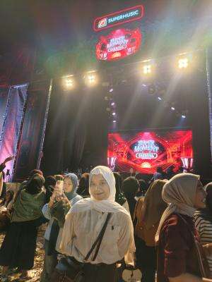 IDOL_XIV Della Rosanda 21 tahun Cirebon Happier- Olivia Rodrigo
