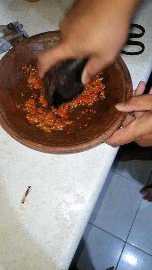 Hujan-hujan Masak Indomie Kua Pedas + Telur Dadar Bener2 Nikmat Banget🤤🌧 #RCTIPlus #HOTrctiplus  #shortplus #food #masak #cooking #masakanru