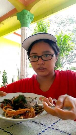 pecel lagi, tp tbtb ada pasirnya 🥺