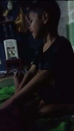 ENAK NYA LAGI DIPIJIT 