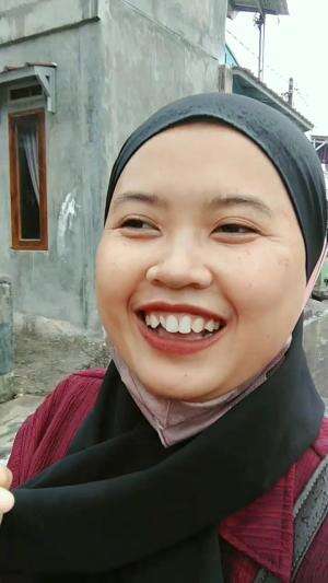 kita hujan hujanan dulu gaes,masa kecil kurang bahagia ?
