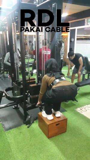 variasi RDL menggunakan cable bisa di contoh (latihan bokong)
.
.
.
#glute  #gymmotivation #fitness #emakemakgym #gymlife 