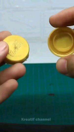 DARI TUTUP BOTOL BEKAS

#tipsandtrik #tips #trik #tutorial #kreatif #hiburan #inspirasi #inspiratif 