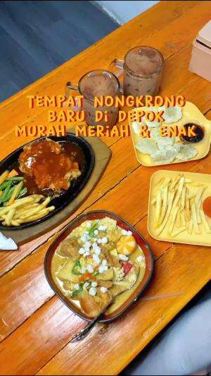 Tempat nongkrong di Depok terlengkap dan murah meriah😋 Kalian wajih banget cobain seblak prasmanannya warung Garasi Teh Renny.