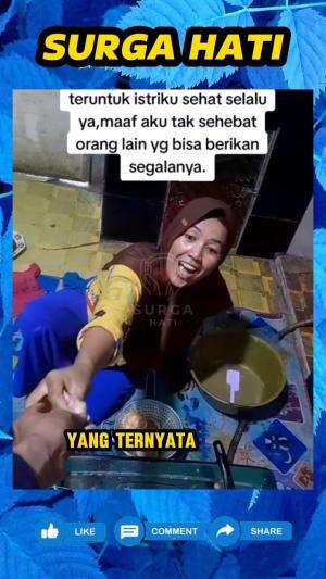 Meski nilainya tidak seberapa, wanita ini dengan penuh senyum, terima kejutan uang dari suaminya, saat ia sedang sibuk bikin pesanan kue..