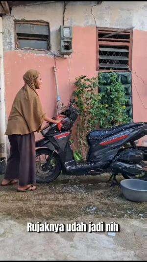 Istri yang soleh nggak pernah mau liat suaminya kesusahan #WifeLife #istrisolehah #tauladannabi #naikanuangdapur