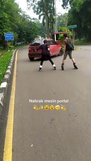 Nabrak mesin portal 💫✨😫😵🤕💫 