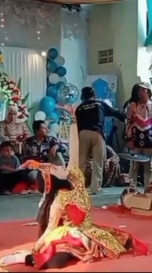 IGT2023 Intan Hendraningsih  Tari  Tradisional  Brebes Jawa tengah 