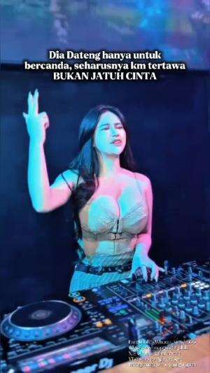 #whoop #dj AKU TAKUT #whoopwhoop🎉 #djbiddy #fyp #djremix #djbreakbeat #storywhatsapp #djfullbass #djfunkot #djfunky #whoopnightclubera #whoo
