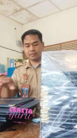 Cerita Guru_Akhir Semester selalu berkisah tentang raport yang ditunggu siswa dan orang tua 


 #teacherday #teacherslife #fyp #RCTIPlus #HO