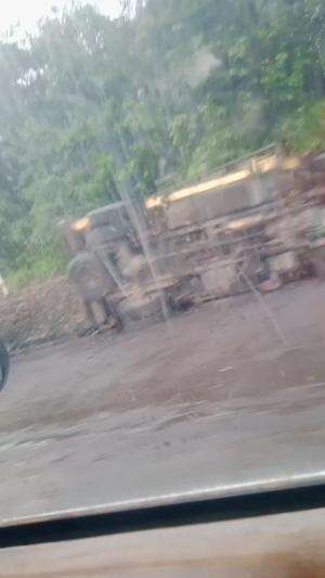 TRUCK TERBALIK DI TEPI
 #trukpsterguling
 #truskpsterbalik
 #truckpsterjungkal
